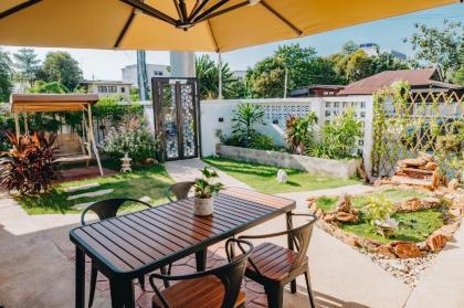 Beautiful courtyard with two bedrooms two bathroom