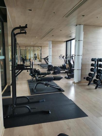小憩 屋顶无边泳池 terminal21 Phrom phong Asok 21航站楼 阿索 - image 9
