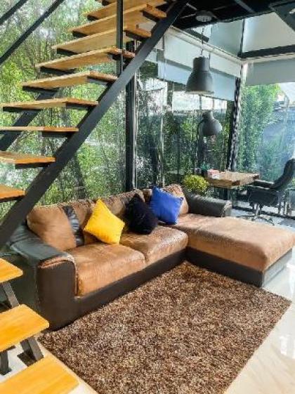 Peaceful & Contemporary Duplex Escape - image 8