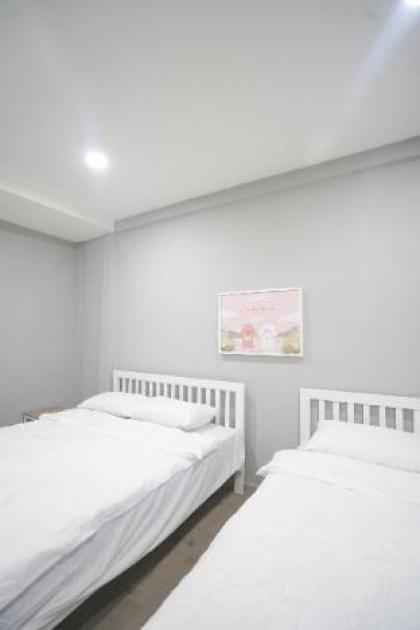 So-K Homey 3 min from MRT / 4th Floor (Grey No.2)x - image 9