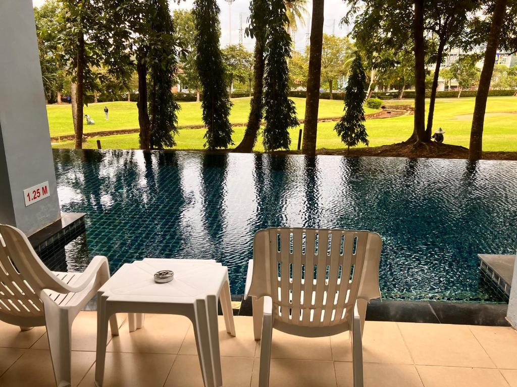 1 BR Par Phuket Deluxe Single Bed Kathu Phuket - main image