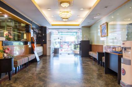 Hotel Grand Mandarin Latphrao 130 - image 2
