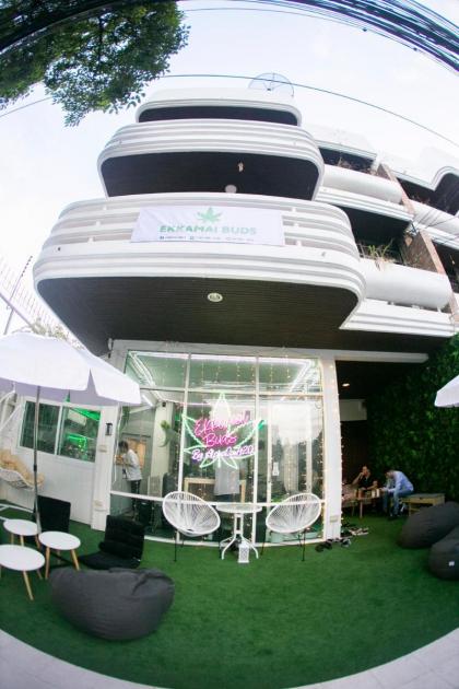 Ekkamai Buds & Beds - 420 Hostel