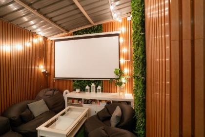 Ekkamai Buds & Beds - 420 Hostel - image 5