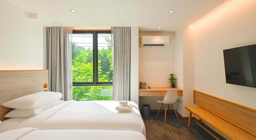 ZEN MASTER HOTEL - image 2