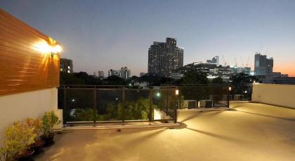 ZEN MASTER HOTEL - image 3