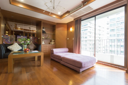 Homey Studio Apt in Upscale Area - image 4