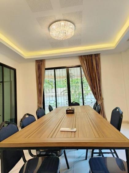 Five bedroom pool villa - image 11