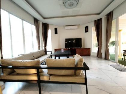 Five bedroom pool villa - image 3