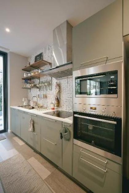 Cozy 4BR vacation home - Steps from Siam Paragon - image 14