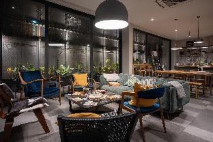 Cozy 4BR vacation home - Steps from Siam Paragon - image 2