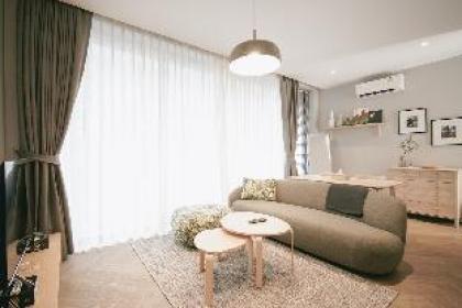 Cozy 4BR vacation home - Steps from Siam Paragon - image 7