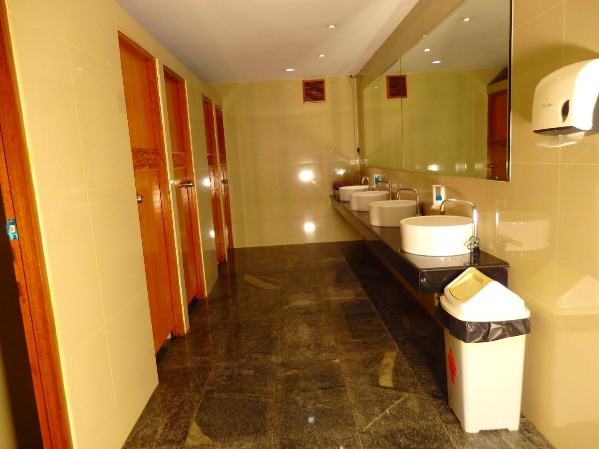 Pohseen Grand Palace Hotel - image 7