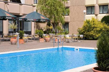 Mercure Airport Hotel Berlin Tegel - image 4