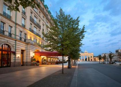 Hotel Adlon Kempinski Berlin - image 2