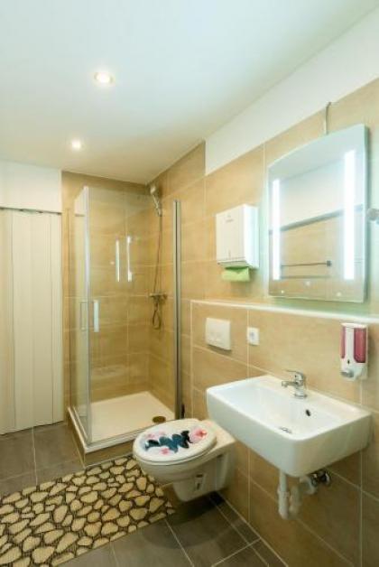 Hotel Pension Dahlem - image 4