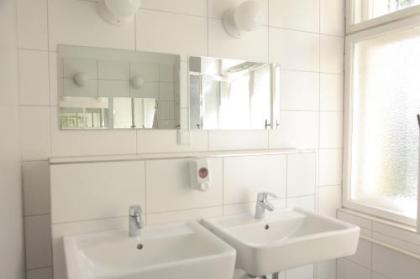 Three Little Pigs Hostel Berlin - image 8