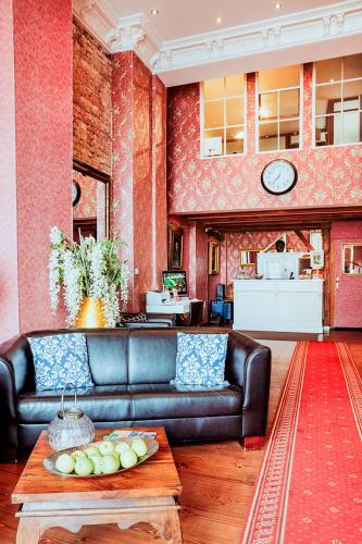 Garden Boutique Hotel - image 2