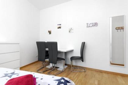 Grand Central Mitte Apartment - image 16