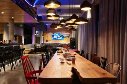 Moxy by Marriott Berlin Ostbahnhof - image 1