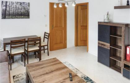 Amazing Apartment In Berlin-bohnsdorf With 1 Bedrooms And Wifi - image 8