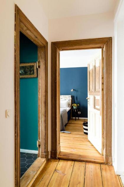 Design and Art Deco Apartment with Balcony Heart of Berlin - image 4