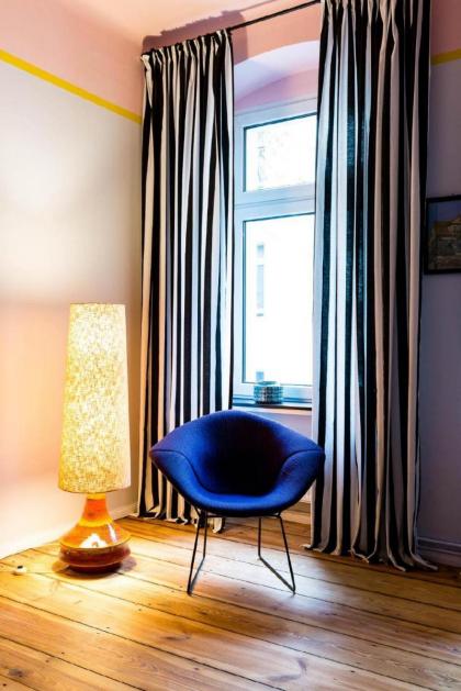 Design and Art Deco Apartment with Balcony Heart of Berlin - image 5