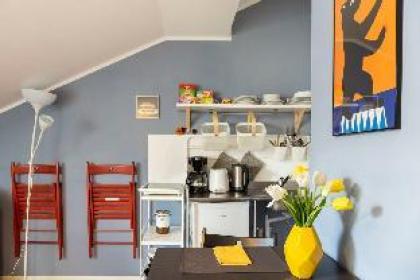 Rosenthaler CALLING - ROOFTOP APARTMENTA/C - image 6