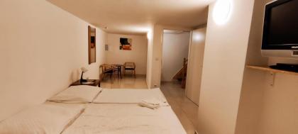 Thomas Apartments - image 23