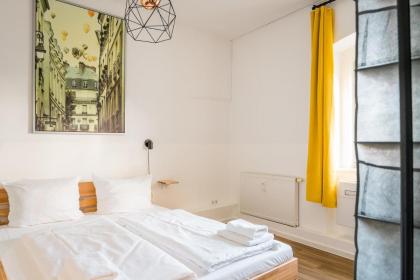 Three Bedroom plus big kitchen plus SelfCheckIn plus Street Parking - image 21