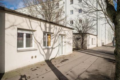 Three Bedroom plus big kitchen plus SelfCheckIn plus Street Parking - image 27
