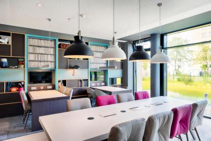 Premier Inn Berlin Airport - image 9