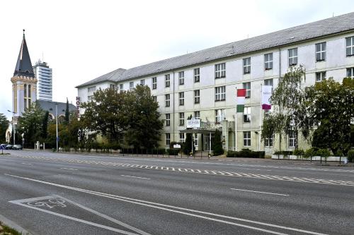 Hunguest Hotel Millennium - main image