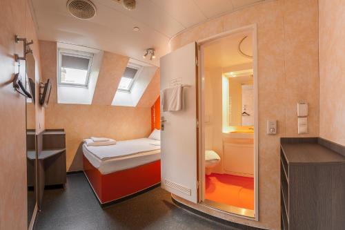 easyHotel Budapest Oktogon - main image