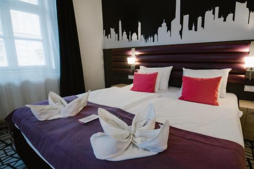 Cosmo City Hotel - main image