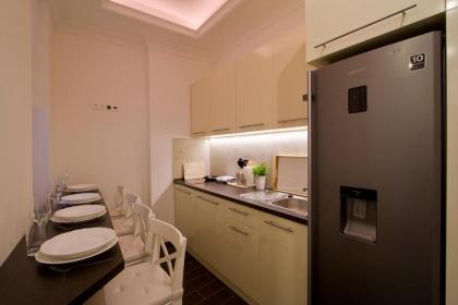 Elisabeth Bridge Apartmans - image 1