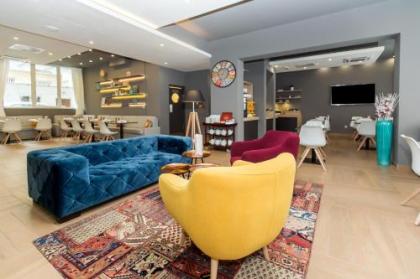 Roombach Hotel Budapest Center - image 12