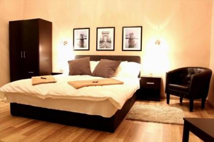 Budapest Ville Bed & Breakfast - image 1