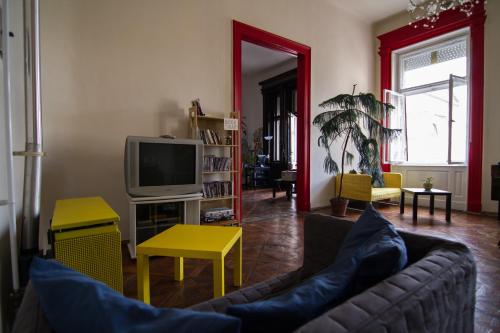 Pal's Hostel and Apartments - image 6