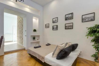 Real Apartments Múzeum - image 17