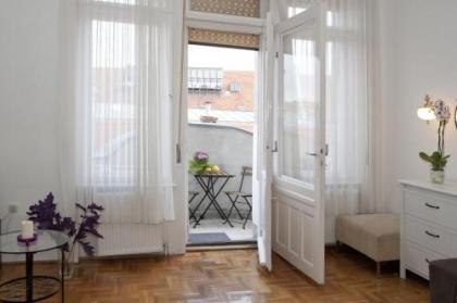 Alice Apartment - image 10