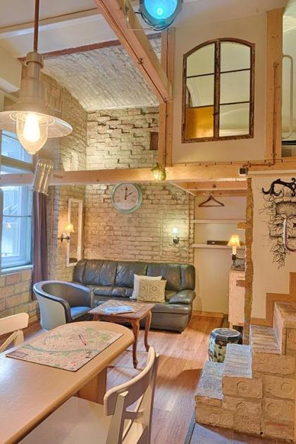 Lavender Circus Apartments - image 1