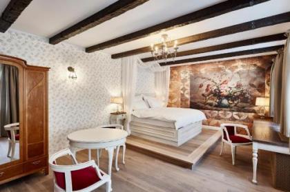 Maison Bistro & Hotel - image 1