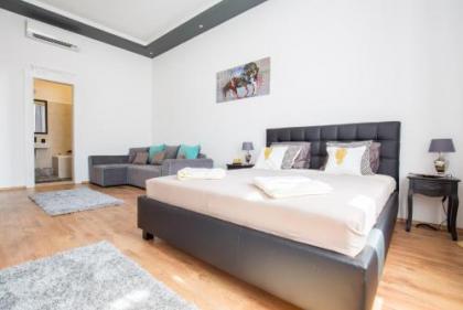 Real Apartments Zichy - image 10