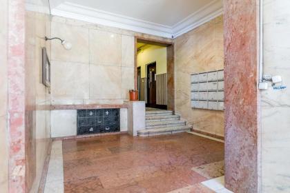 Top of the city Apartment - image 6