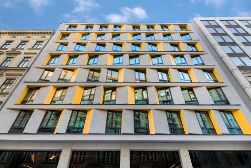 D8 Hotel - image 2