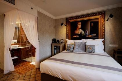 Mystery Hotel Budapest - image 10