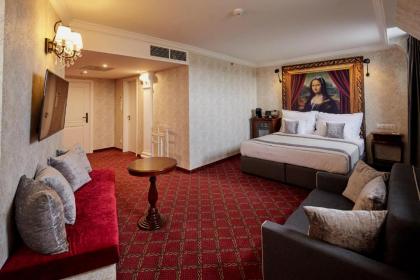 Mystery Hotel Budapest - image 12