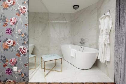 Mystery Hotel Budapest - image 14