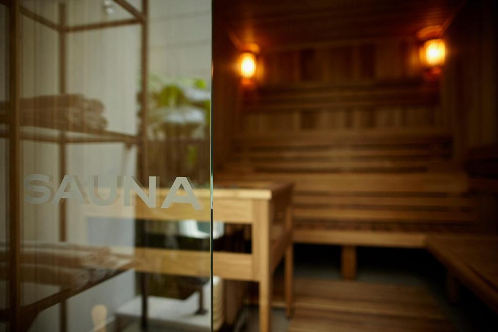 Mystery Hotel Budapest - image 2